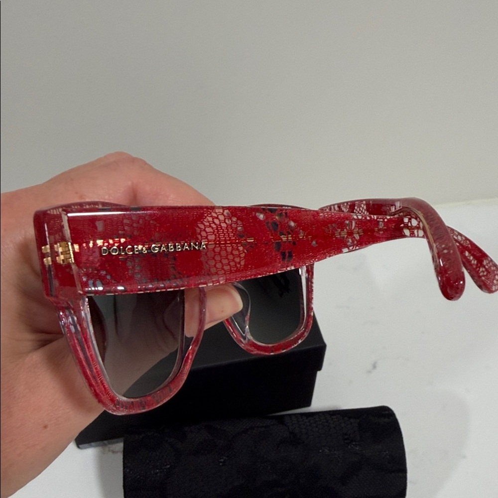 Dolce & Gabbana Red Lace Acetate Rectangle Shades DG4231F Sunglasses new - Picture 6 of 8
